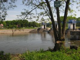 Labe 20-pod elektrárnou v Hradištku-5.5.12 (1).JPG